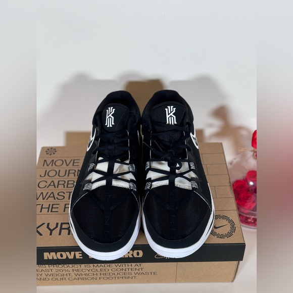NIB Nike Kyrie Flytrap 6 'Black White' DM1125-001 - Picture 7 of 7